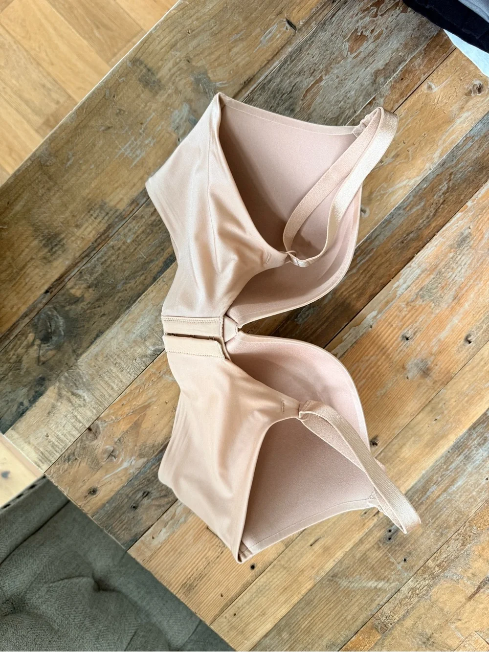 Victoria's Secret- Push-up Smooth Nude T-Shirt Bra